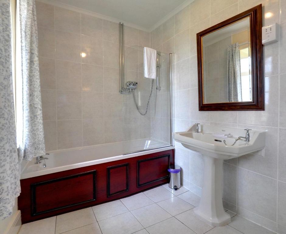 Trigony Hotel And Garden Spa Closeburn Стая снимка